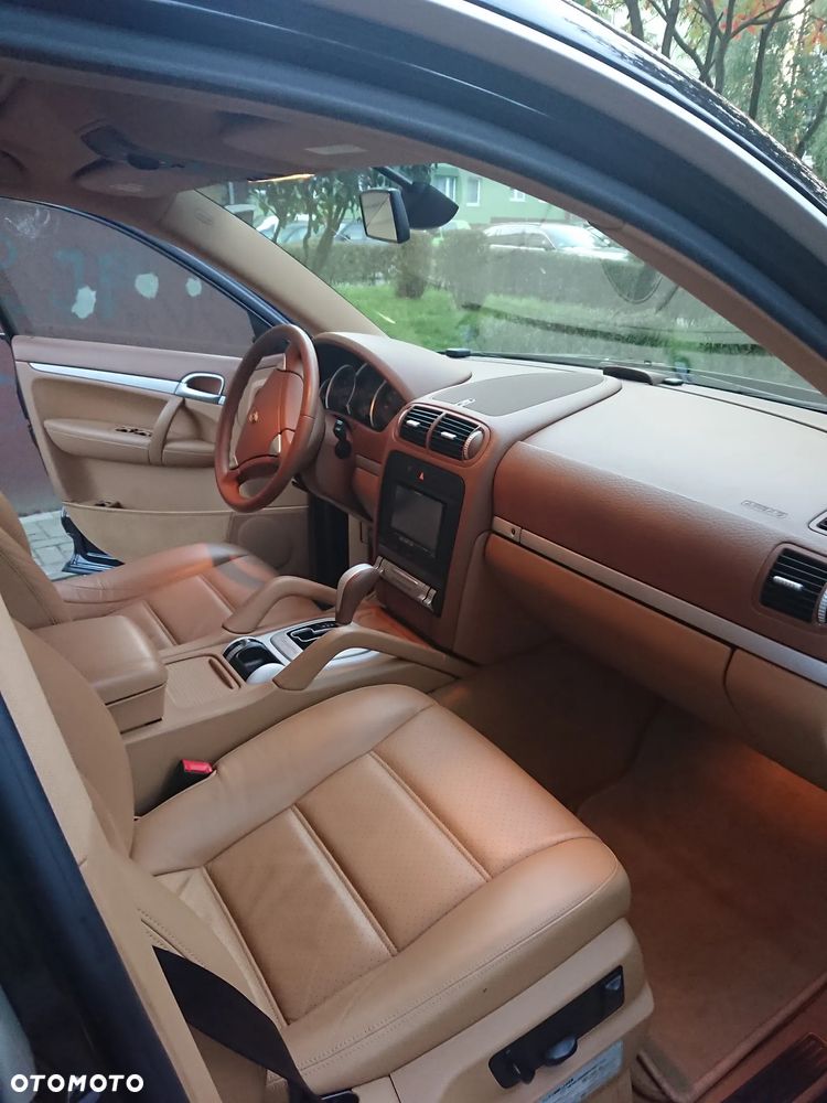 Porsche Cayenne - 7