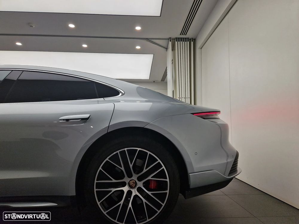 Porsche Taycan 4S - 9