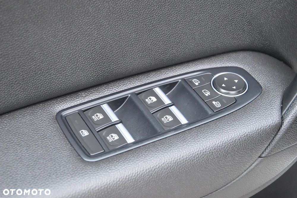 Renault Captur TCe 130 EDC GPF INTENS - 16