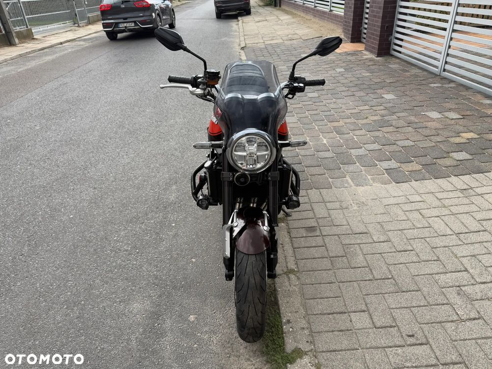 Kawasaki Z 900 RS - 2