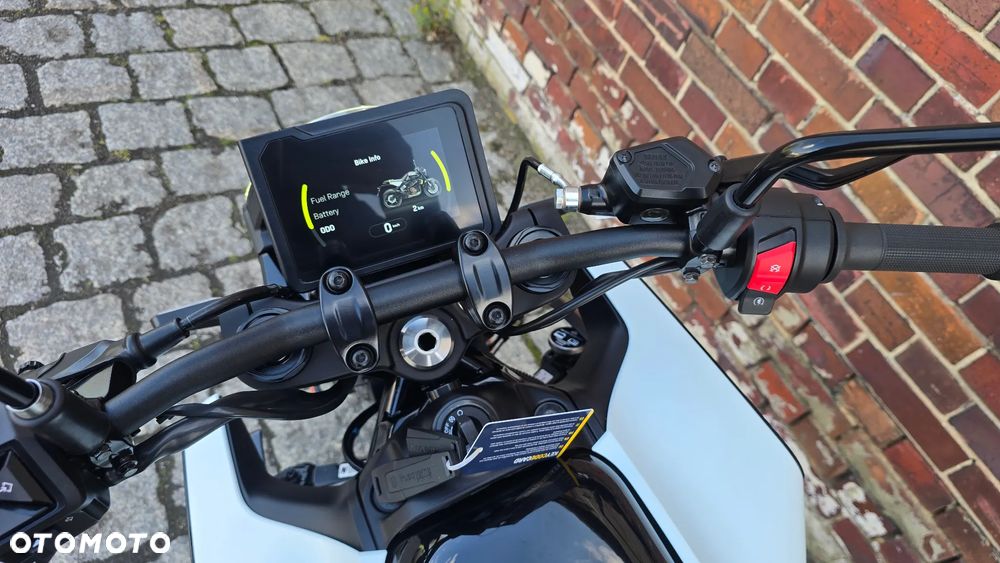 Husqvarna Vitpilen - 25