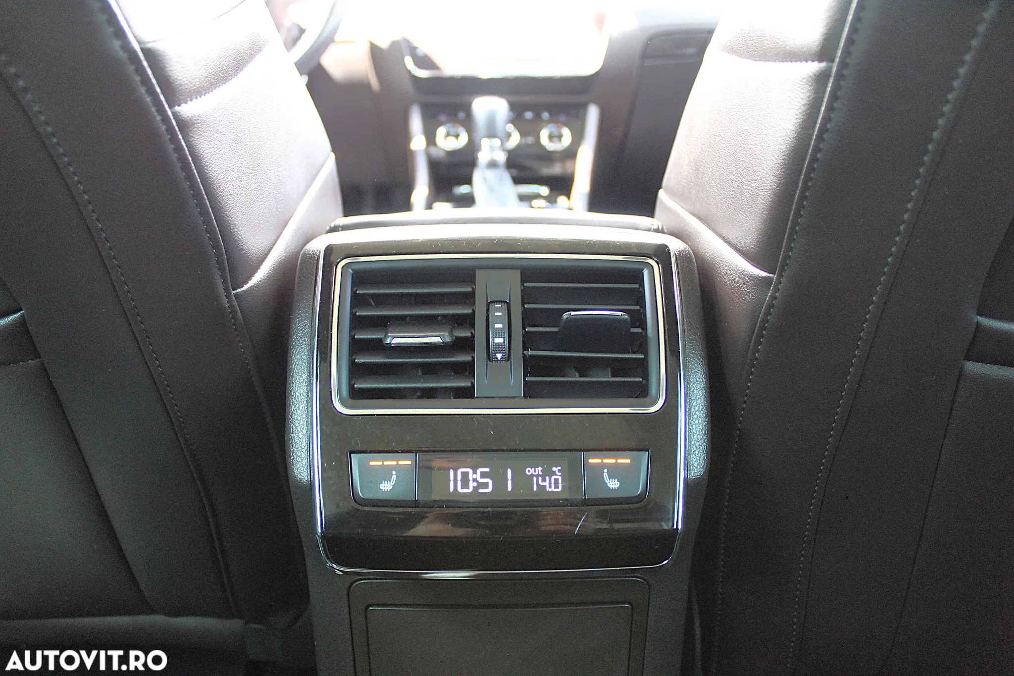Skoda Superb Combi 2.0 TDI DSG 4X4 Laurin & Klement - 20