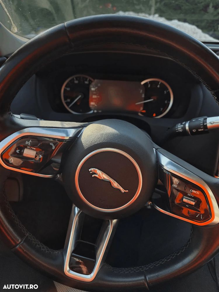 Jaguar XE P250 RWD Standard S - 10