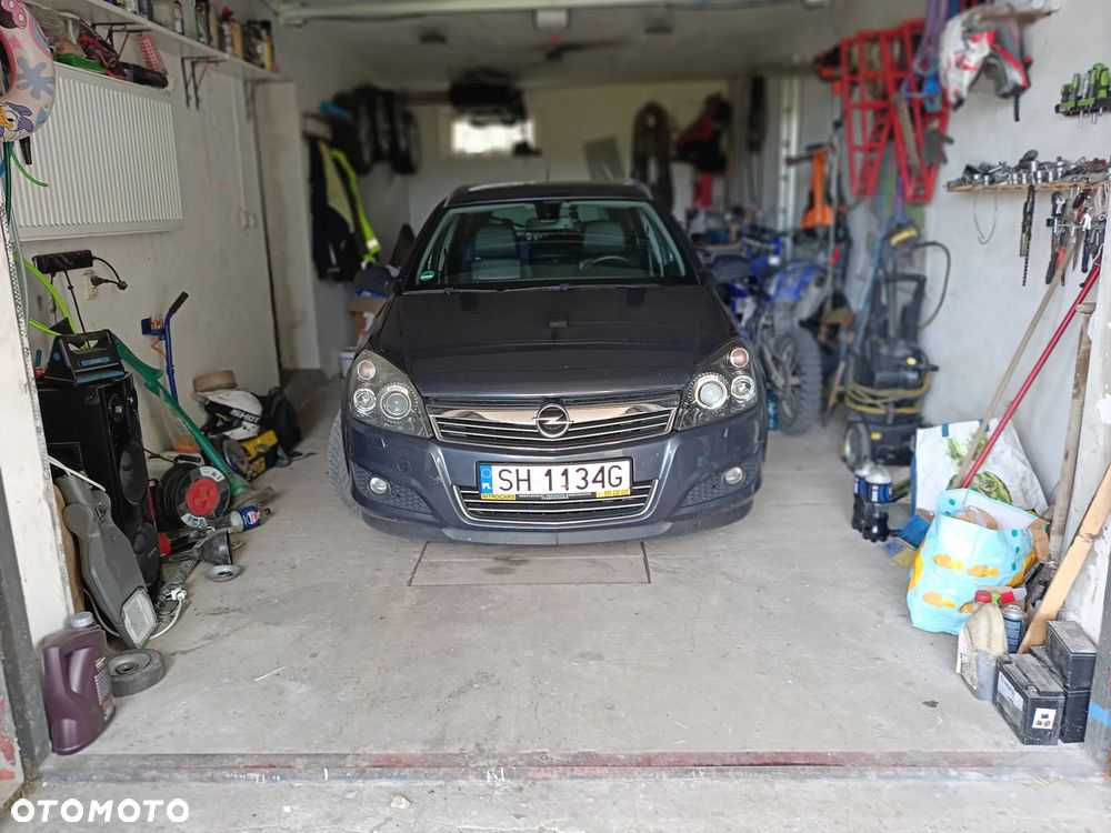 Opel Astra 1.8 Caravan Automatik NAVI - 11