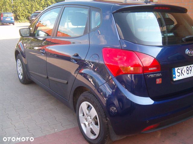 Kia Venga - 4