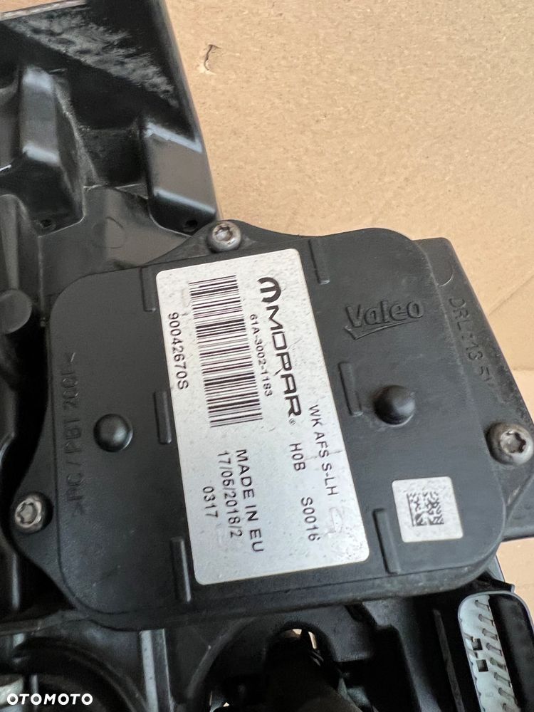 JEEP GRAND CHEROKEE WK2 LIFT LAMPY PRZÓD EUROPA - 9