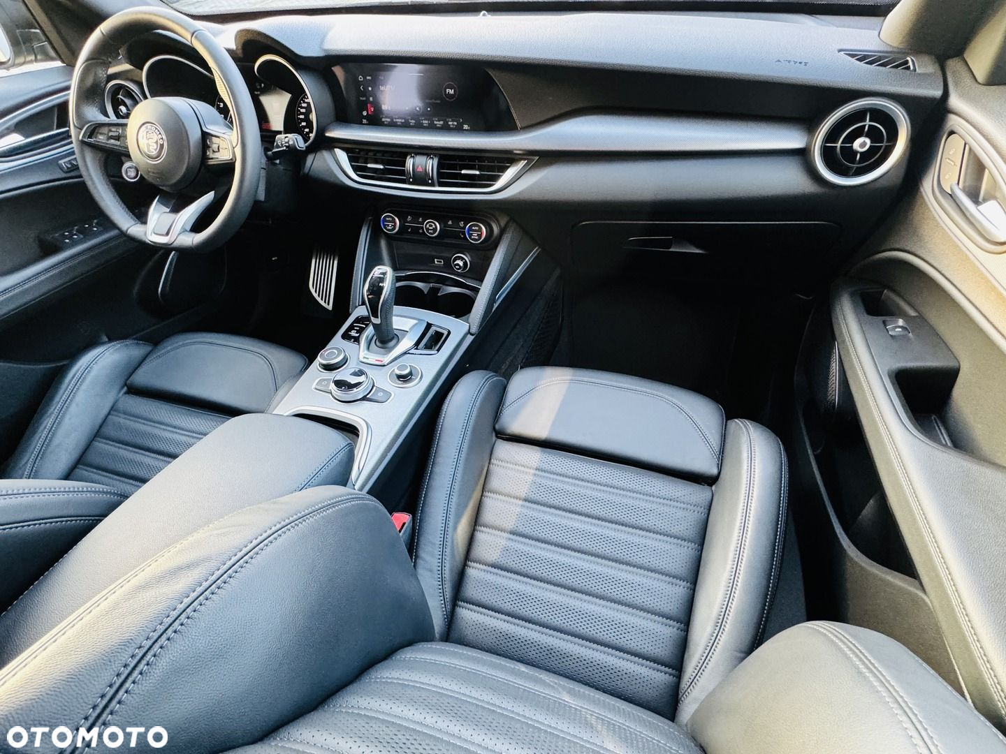 Alfa Romeo Stelvio - 24