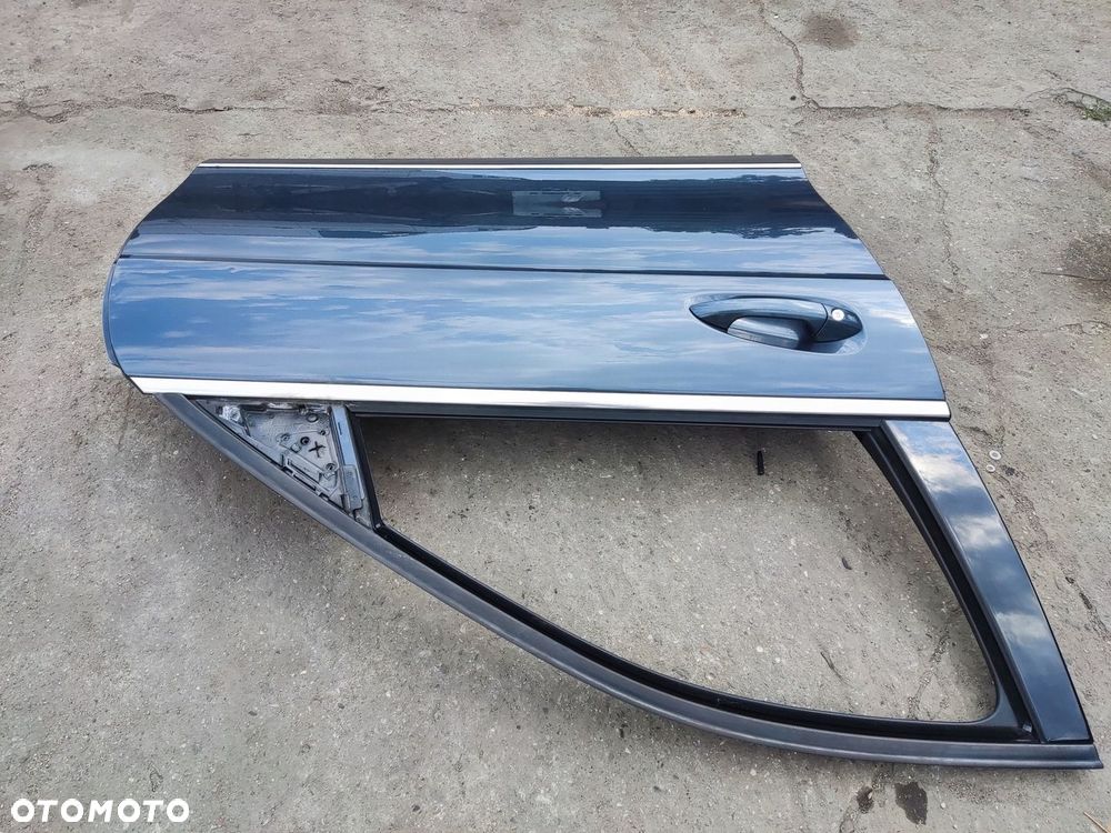 MERCEDES W204 LIFT C KLASA DRZWI PRAWE PRZEDNIE PRZÓD 755 - 6