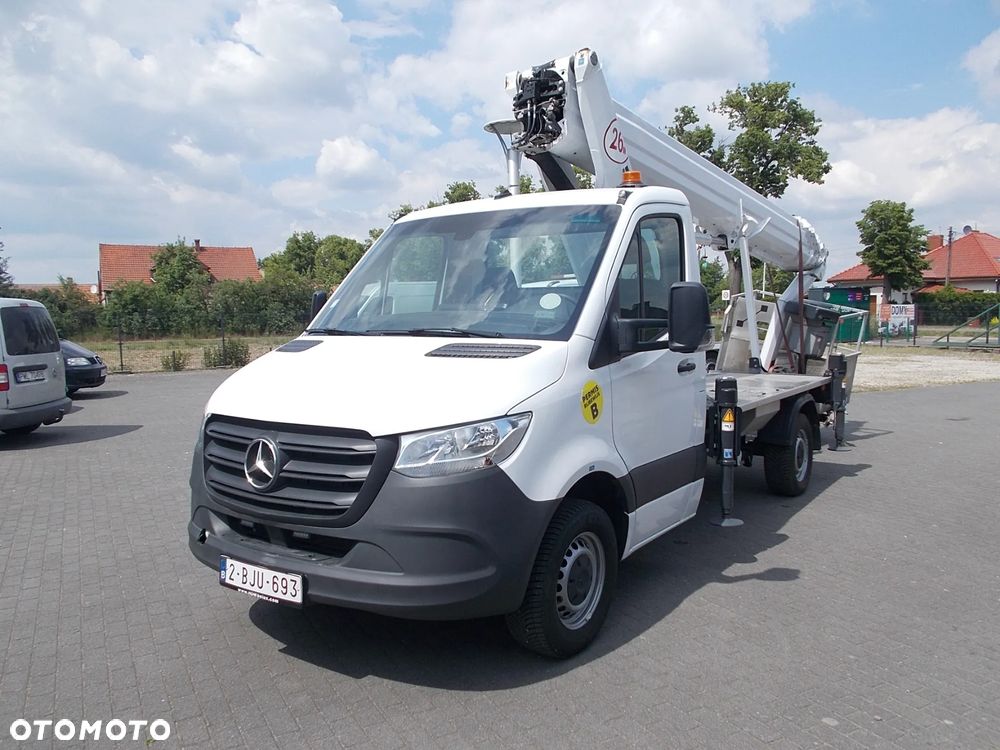 Mercedes-Benz Sprinter - 24