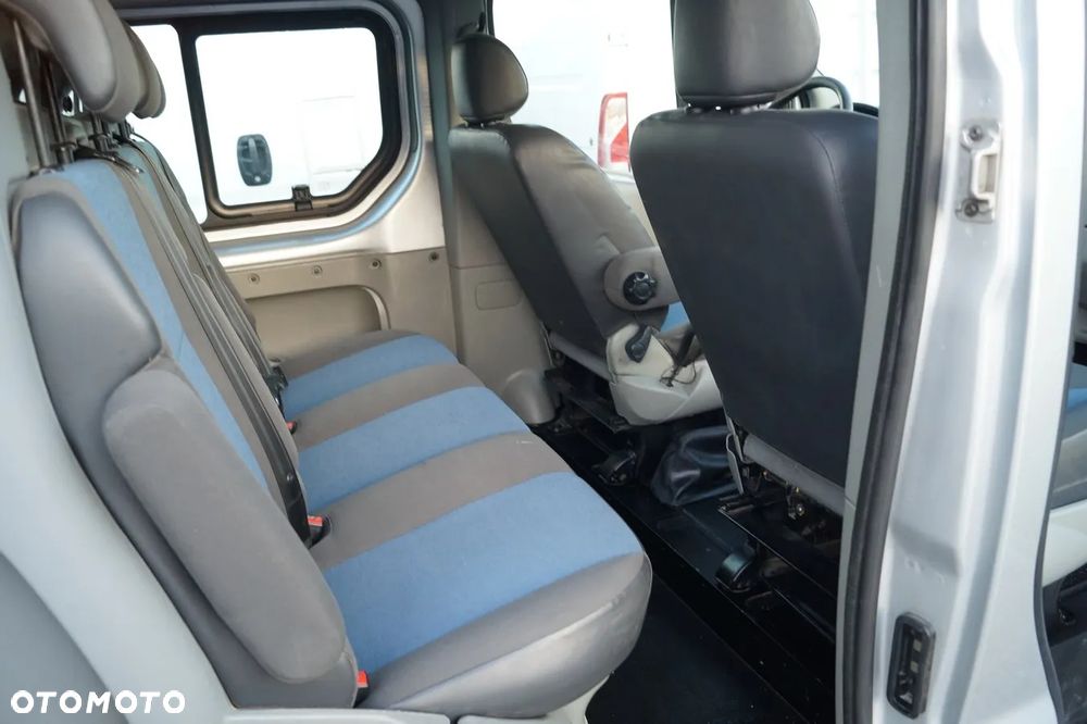 Renault Trafic - 23