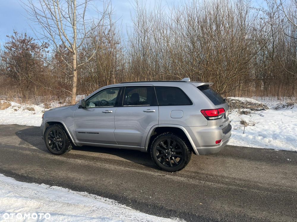 Jeep Grand Cherokee - 14