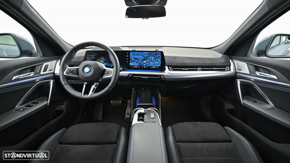BMW iX2 eDrive20 Pack Desportivo M - 3