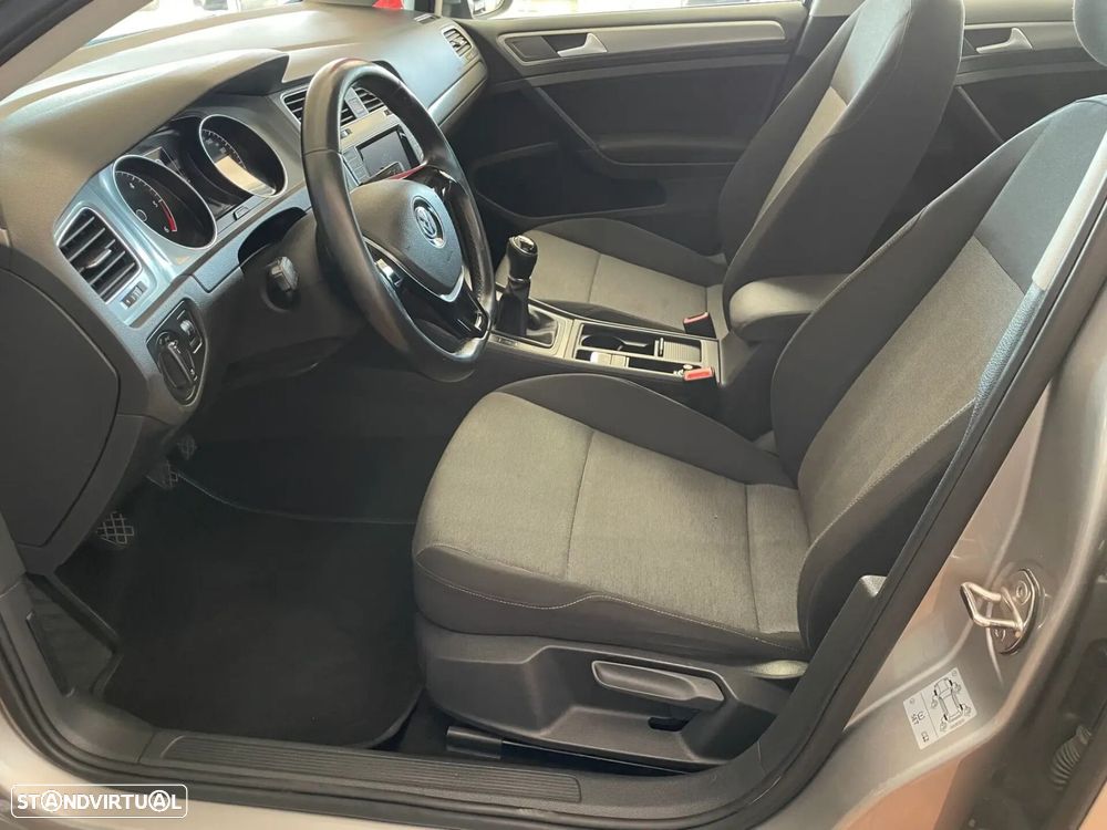 VW Golf - 9