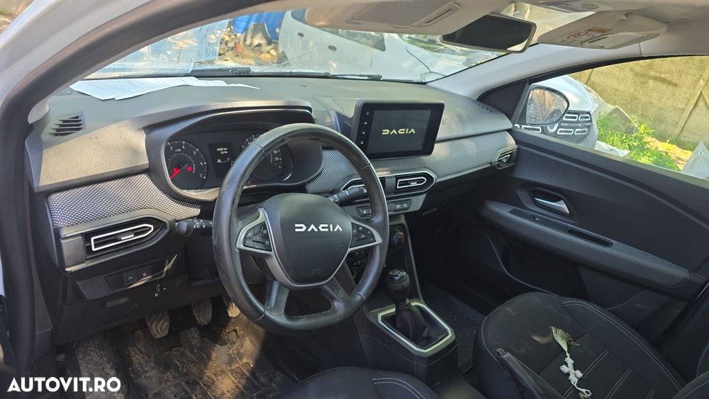 Dacia Logan TCe 90 MT6 Expression - 4
