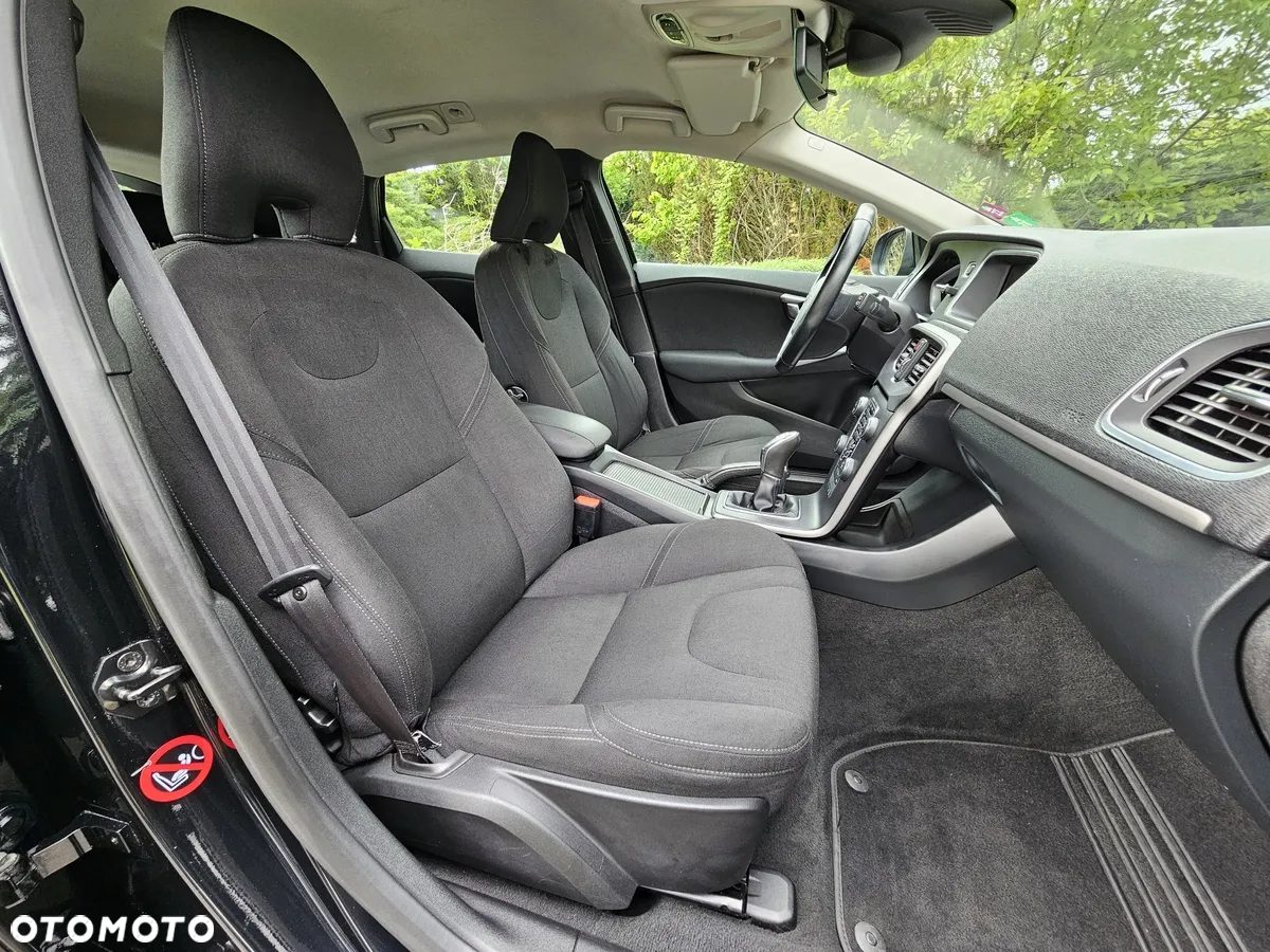 Volvo V40 D2 Momentum - 11