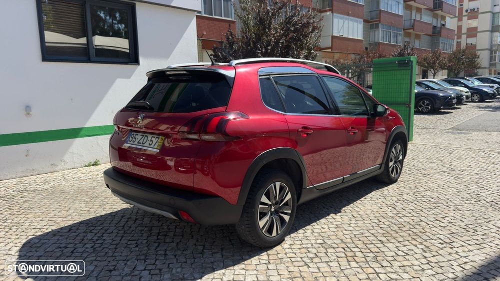 Peugeot 2008 1.2 PureTech Allure EAT6 - 3