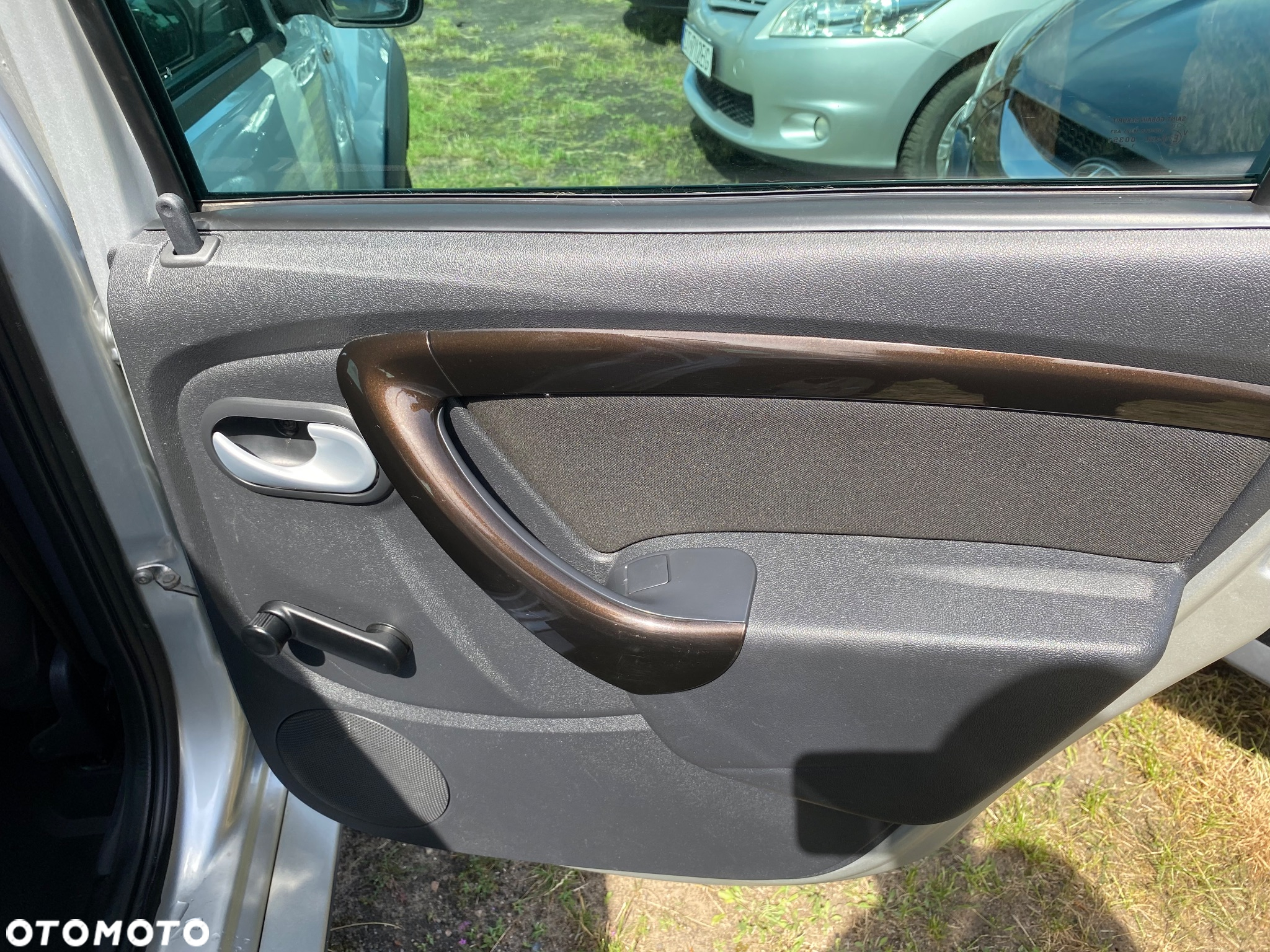 Dacia Duster 1.6 - 12
