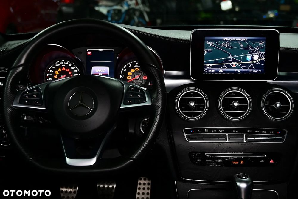 Mercedes-Benz Klasa C 180 AMG Line - 25