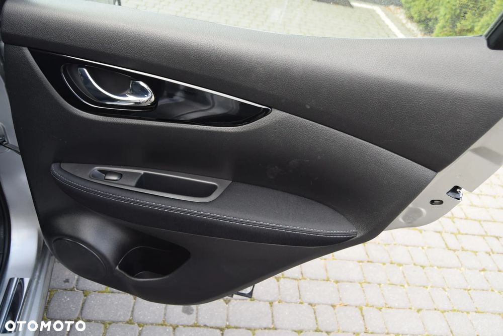 Nissan Qashqai 1.2 DIG-T N-Connecta - 23