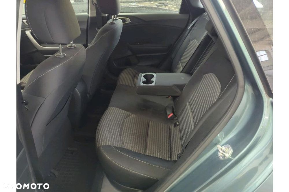 Kia Ceed 1.5 T-GDI M - 8