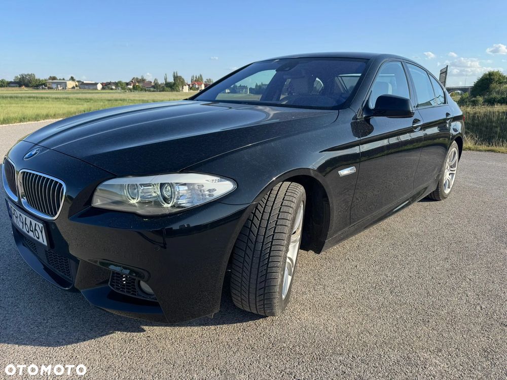 BMW Seria 5 550i xDrive Sport-Aut - 3