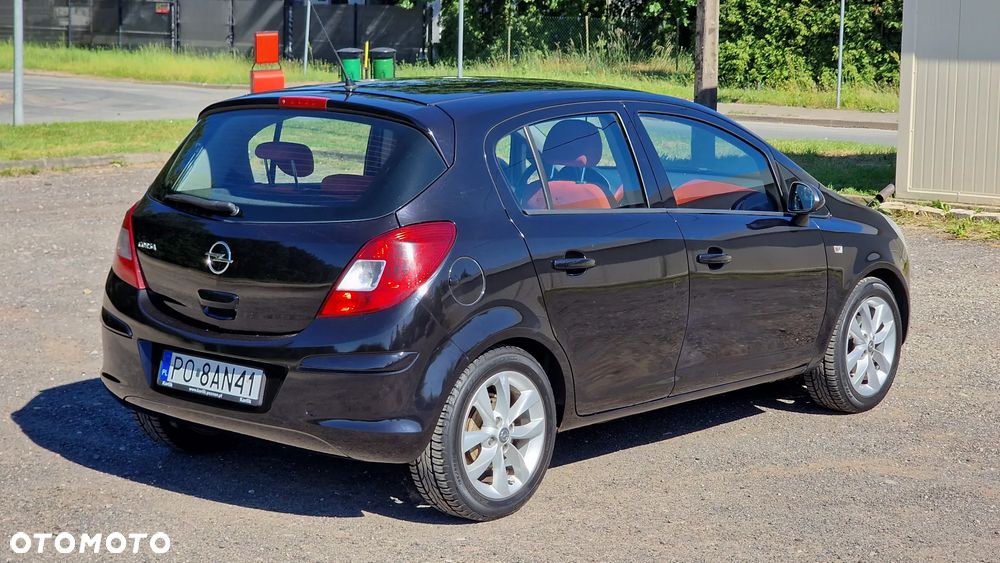 Opel Corsa 1.4 16V Cosmo - 3