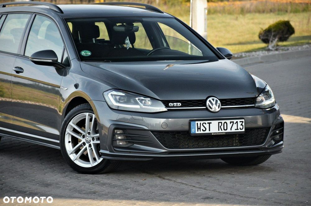 Volkswagen Golf - 4