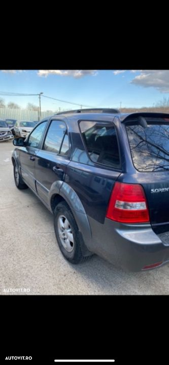 Dezmembrez Kia Sorento - 5