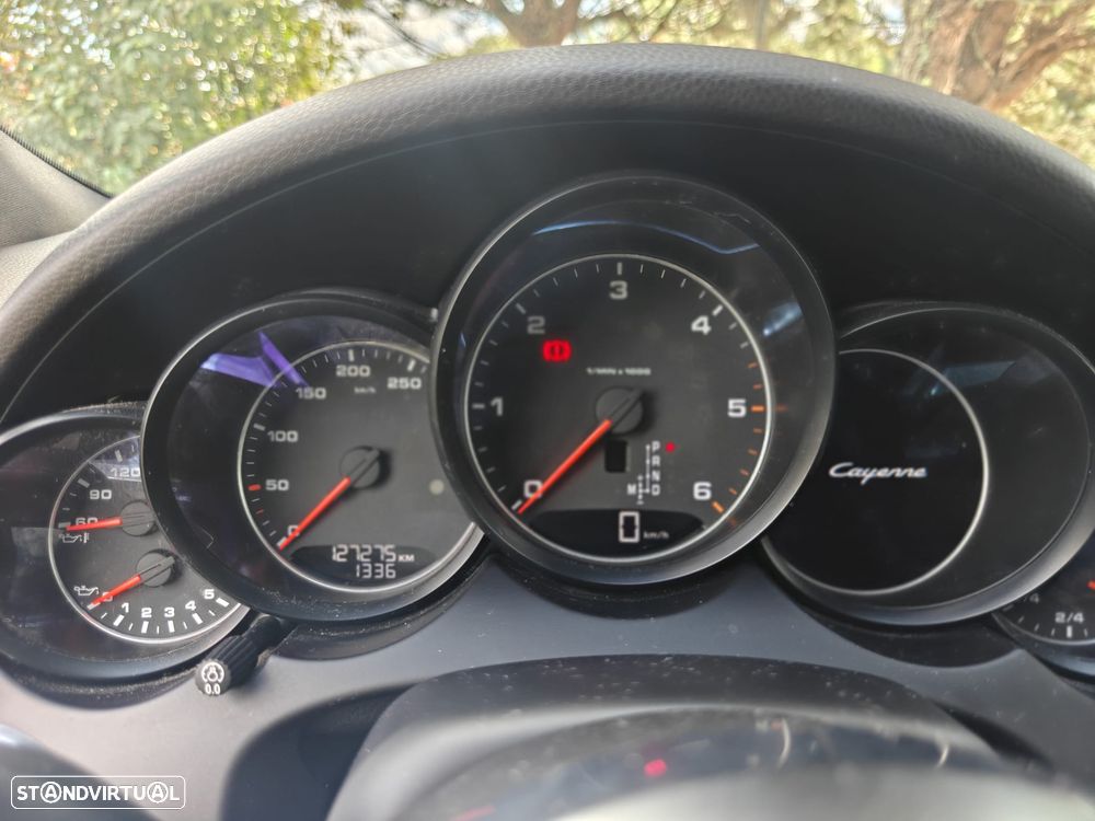 Porsche Cayenne Platinum Edition - 34