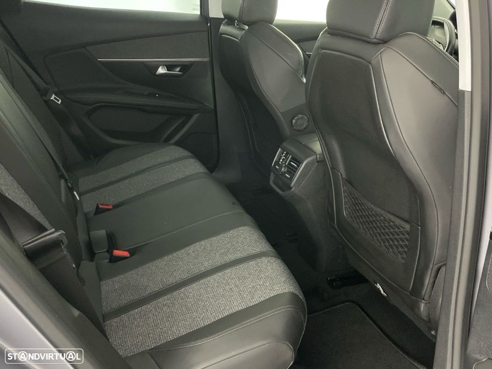 Peugeot 3008 1.2 PureTech Allure - 24