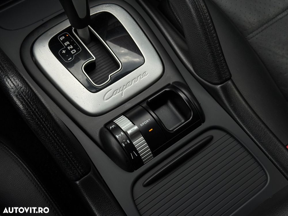 Porsche Cayenne - 26
