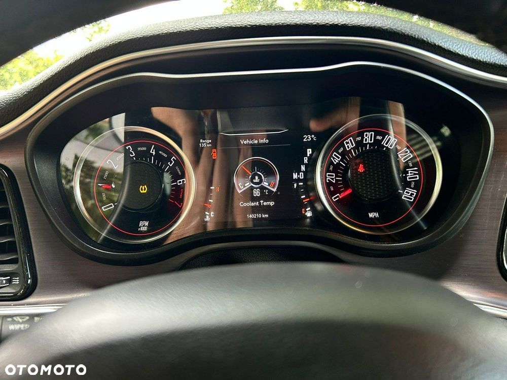 Dodge Challenger - 10