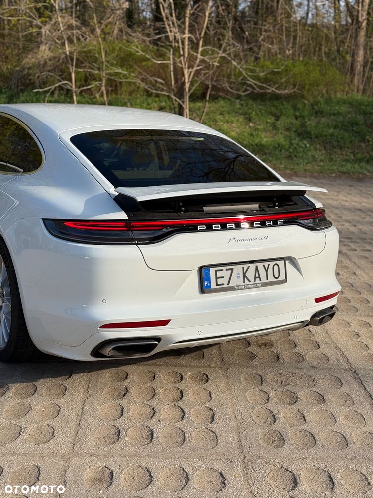Porsche Panamera 4 - 35