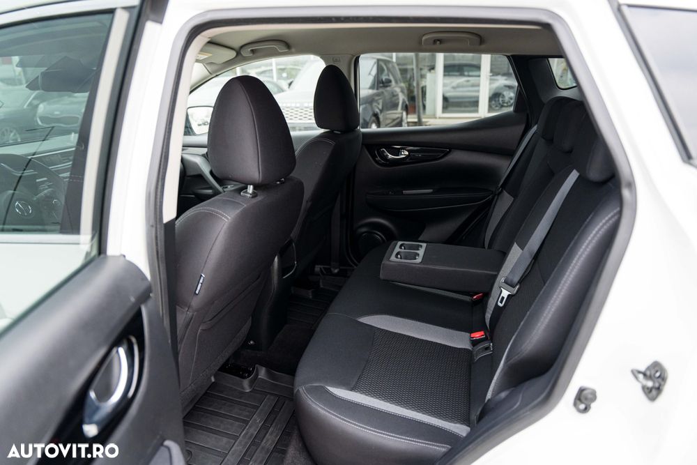Nissan Qashqai 1.6 DCI Xtronic N-Connecta - 17