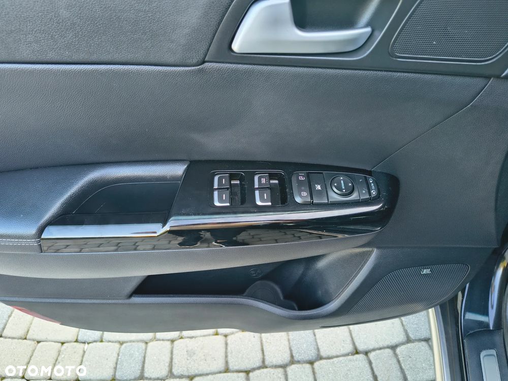 Kia Sportage 2.0 CRDI 4WD Fifa World Cup Edition - 12