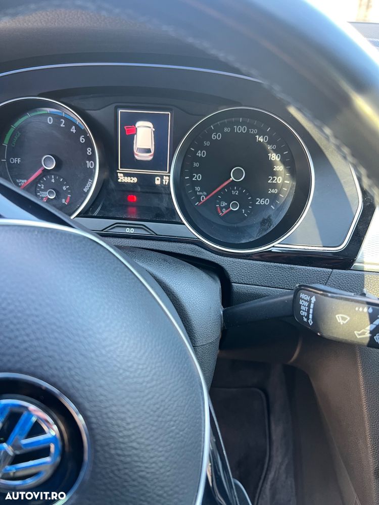 Volkswagen Passat - 8