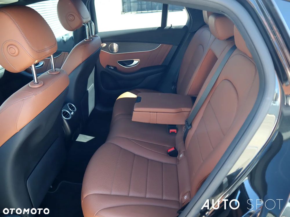 Mercedes-Benz GLC 300 d 4Matic 9G-TRONIC AMG Line - 39