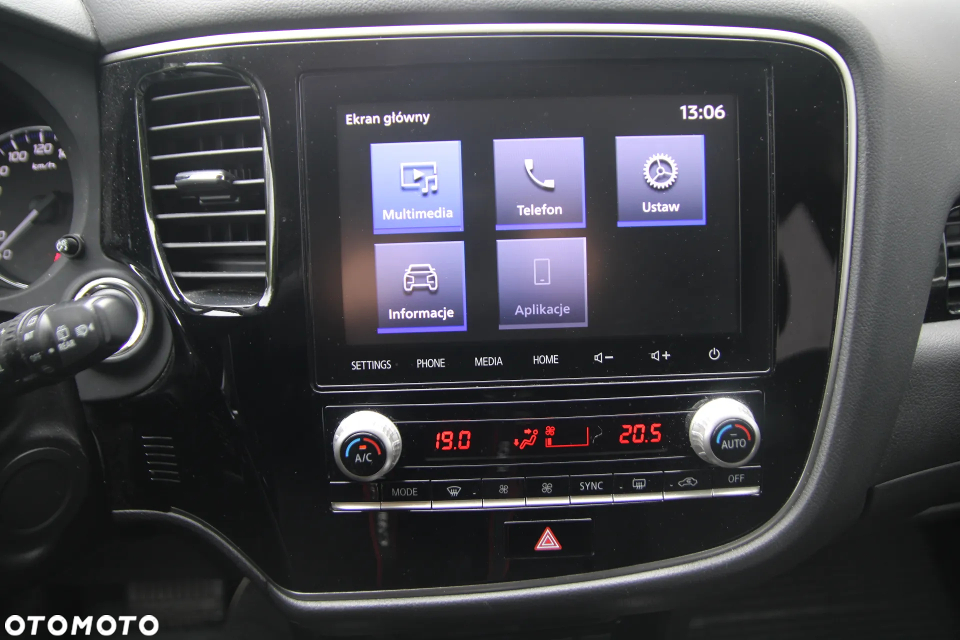 Mitsubishi Outlander 2.0 Intense + 4WD CVT - 28