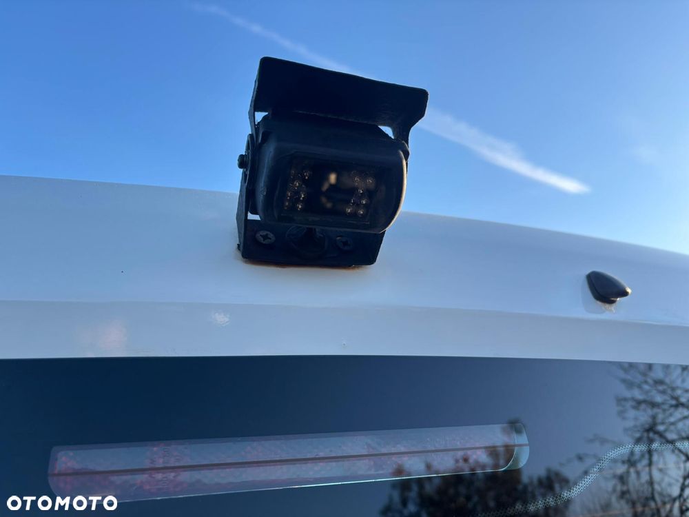 Opel COMBO MAXI - 21