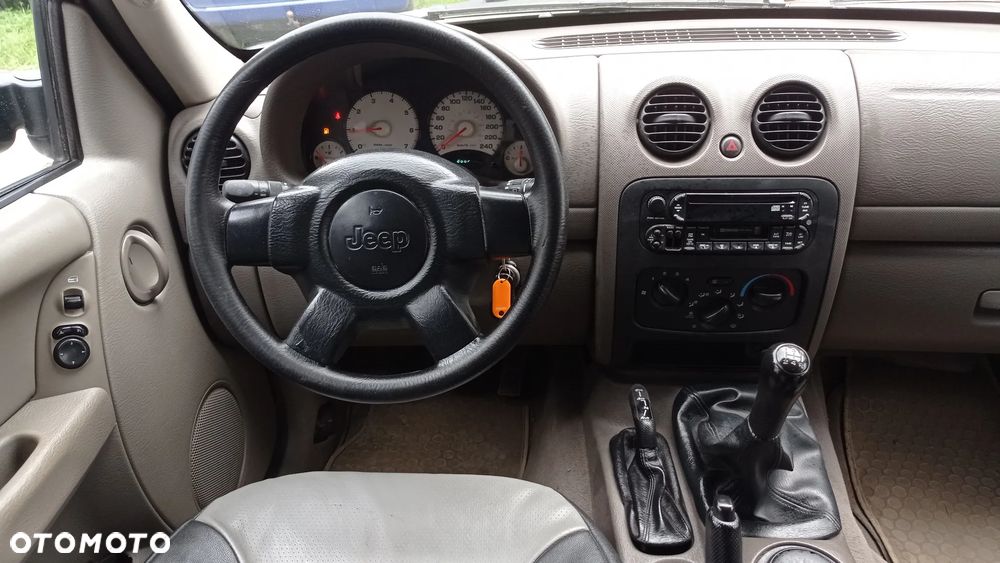 Jeep Cherokee - 40