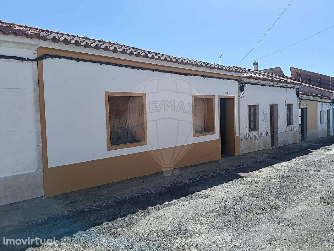 Moradia T2 para venda - Grande imagem: 2/19