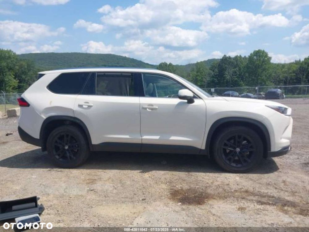 Toyota Grand Highlander - 7