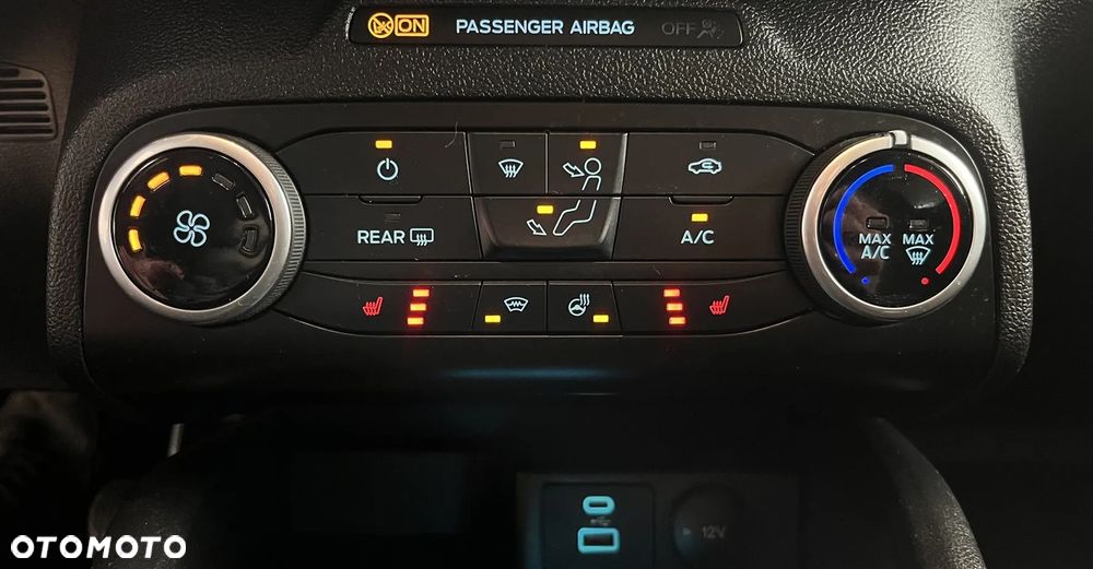 Ford Focus SW 1.0 EcoBoost Titanium ASS - 17