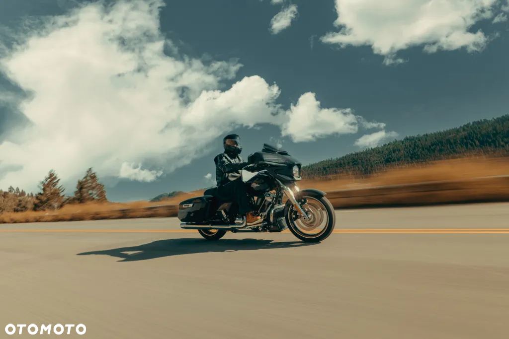 Harley-Davidson Touring Street Glide - 23