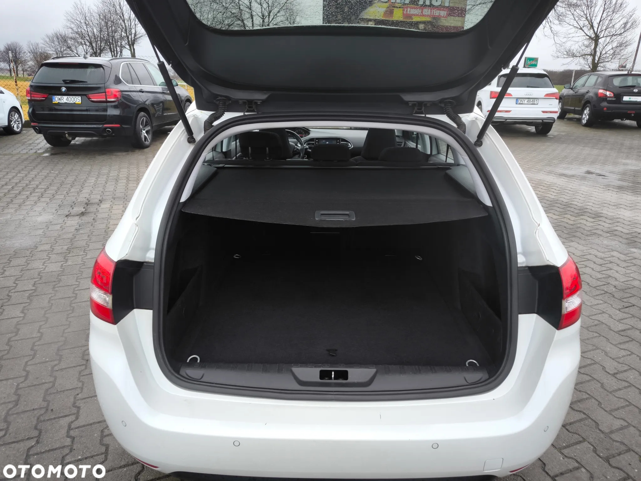 Peugeot 308 1.2 PureTech Allure S&S - 17