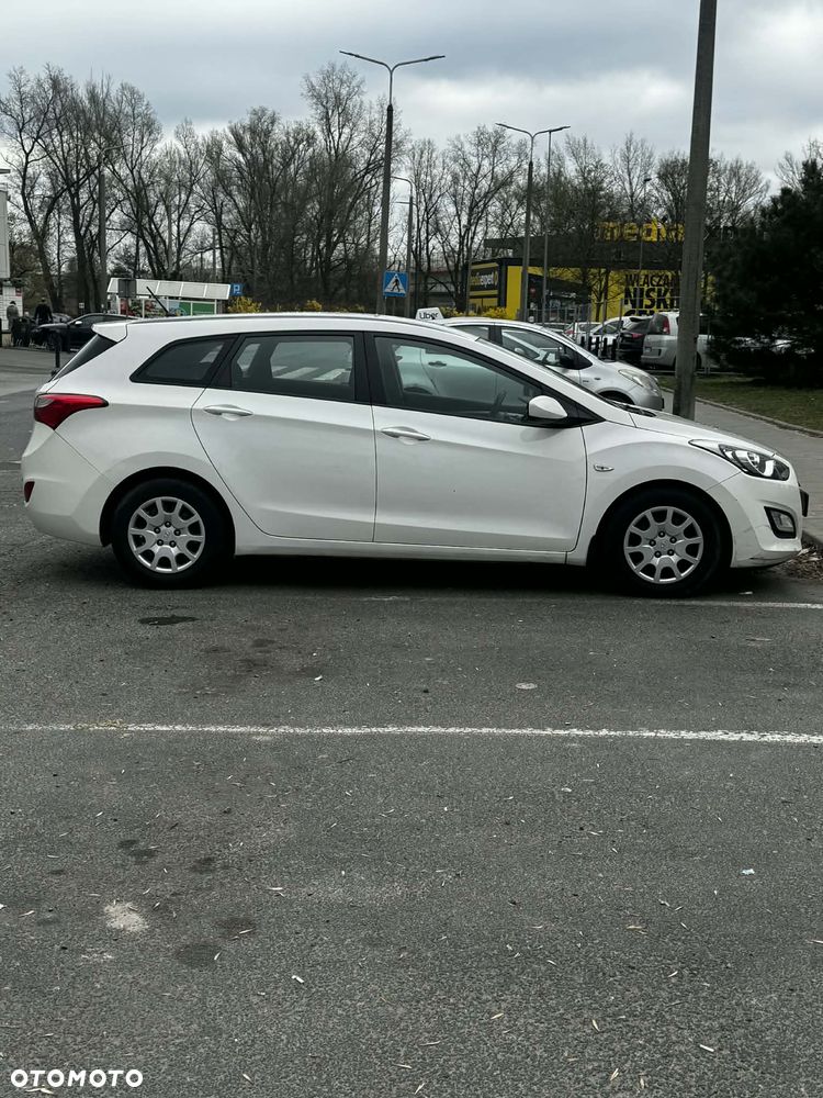 Hyundai i30 1.6 CRDi Classic + - 4