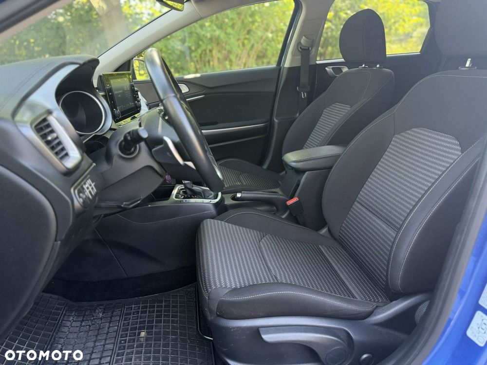 Kia Ceed - 12