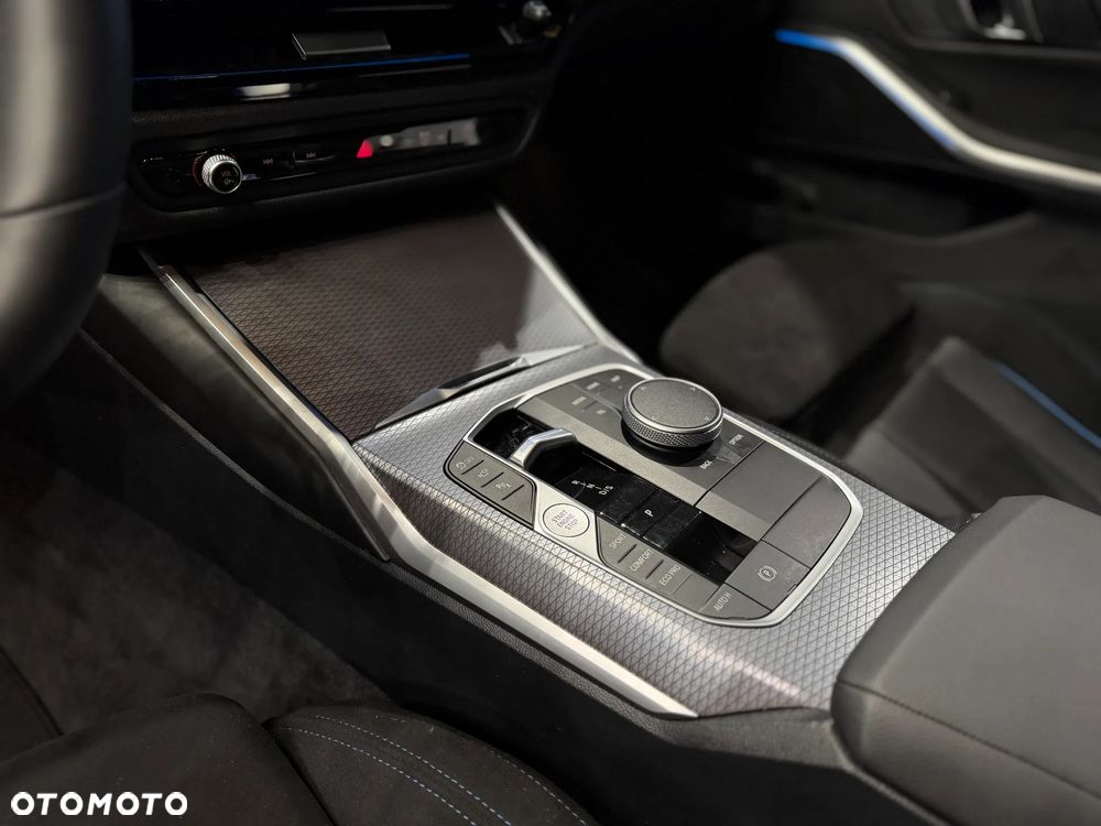 BMW Seria 3 320d M Sport sport - 11