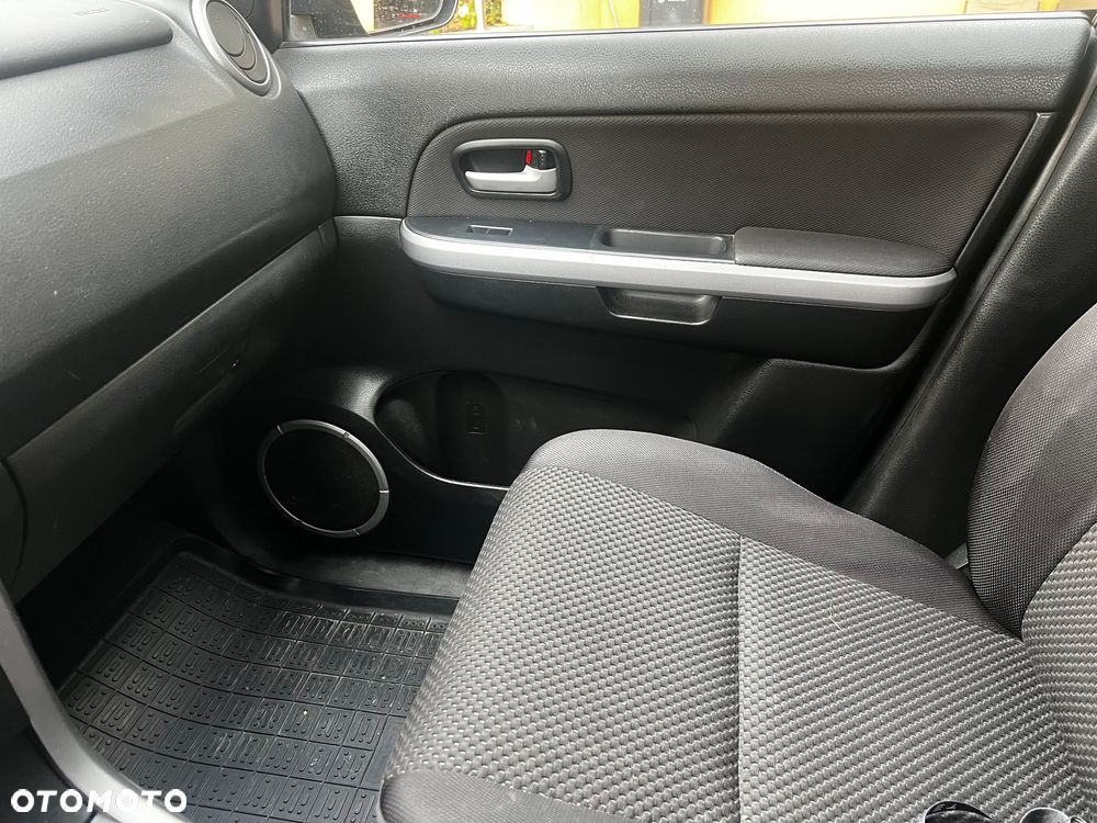Suzuki Grand Vitara 1.9 DDiS - 9