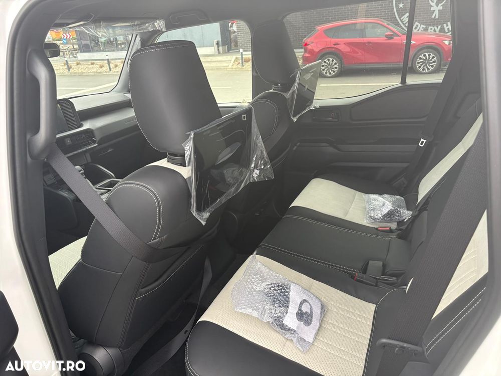 Toyota Land Cruiser 2.8l Turbo D-4D A/T Luxury - 8